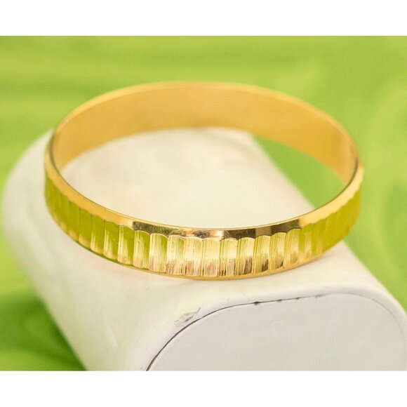 Vintage Unique Concave Gold Tone Bangle 7 3/4 inch by Monet - W18 - Picture 2 of 4